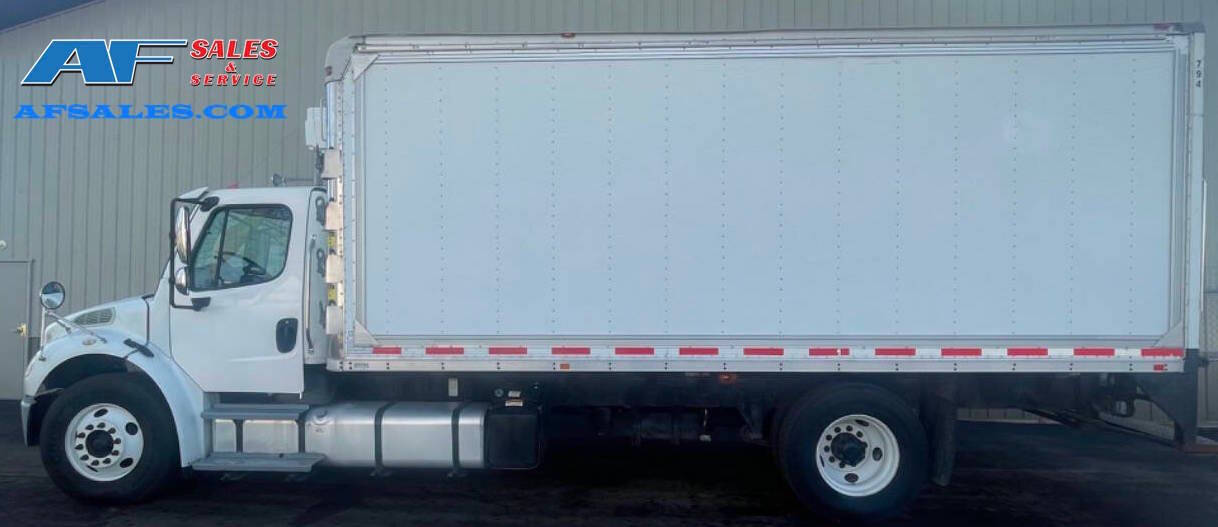 2013 Freightliner Business class M2