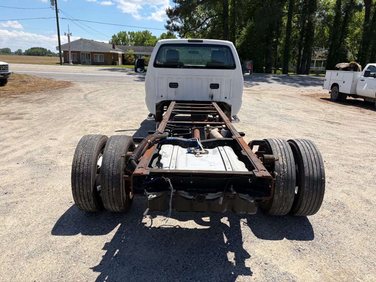 2015 Ford F-550 - Photo 6