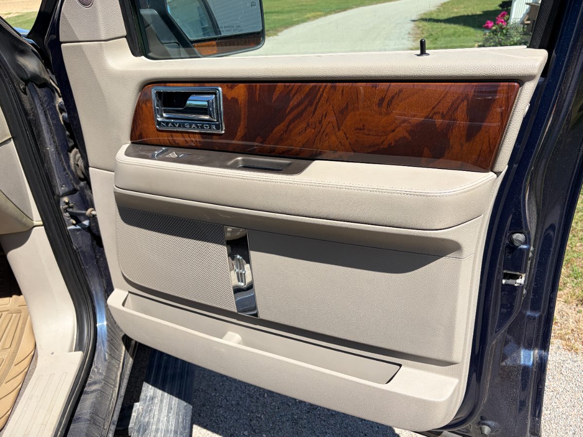 2014 Lincoln Navigator Base - Photo 12
