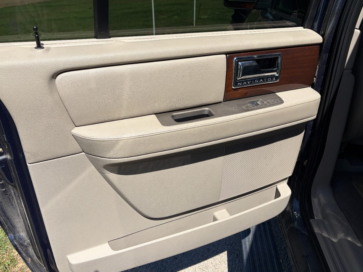 2014 Lincoln Navigator Base - Photo 14