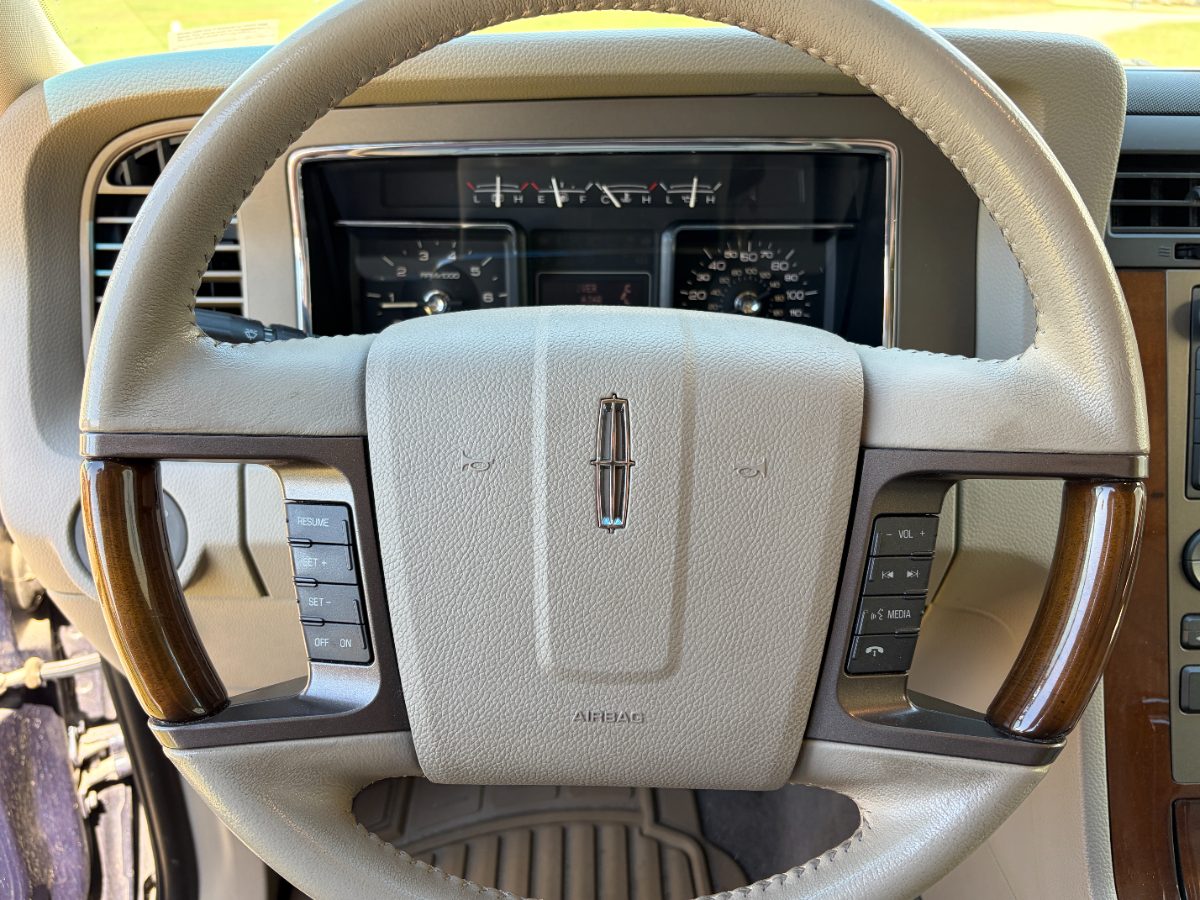 2014 Lincoln Navigator Base - Photo 24