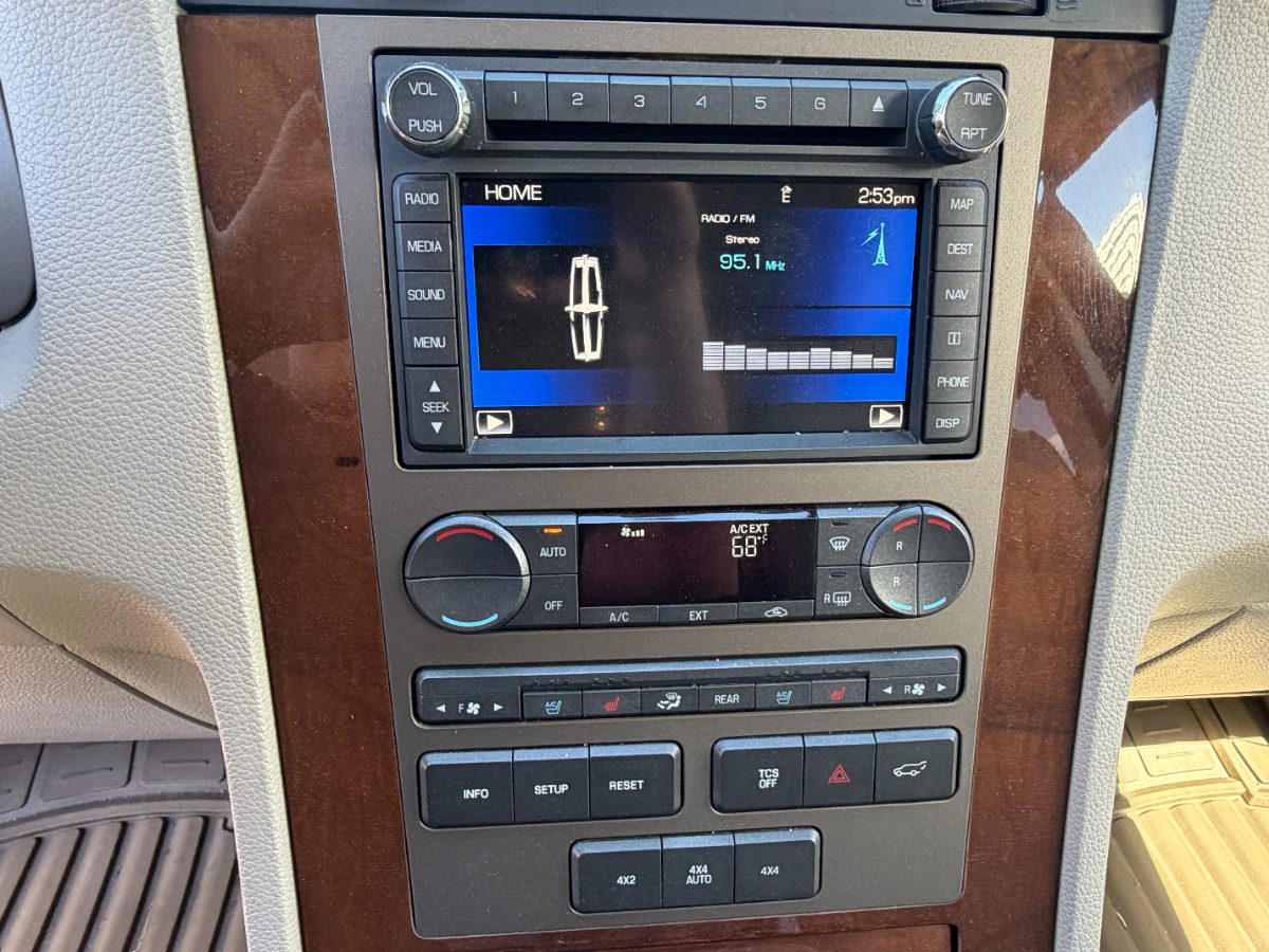 2014 Lincoln Navigator Base - Photo 27