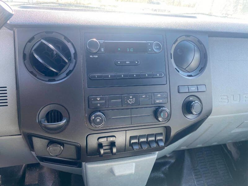 2016 Ford F-350 Super Duty Chassis Cab XL - Photo 16
