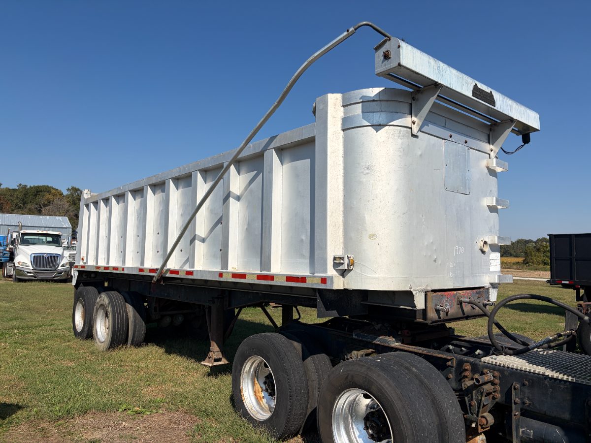 1977 Trailco 26 D.A.T. 7 End Dump