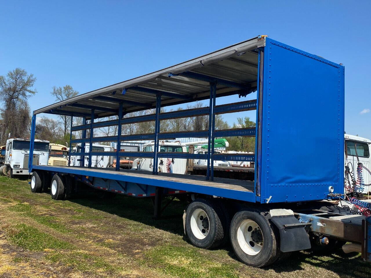1999 Nu Van Curtain Trailer
