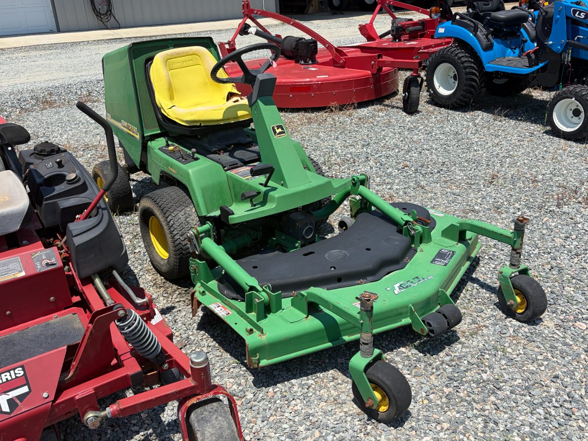 John Deere F735