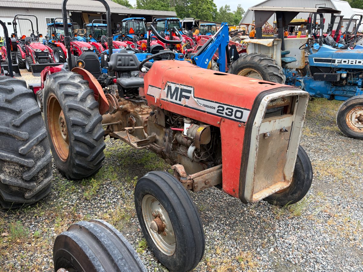 Massey Ferguson 230