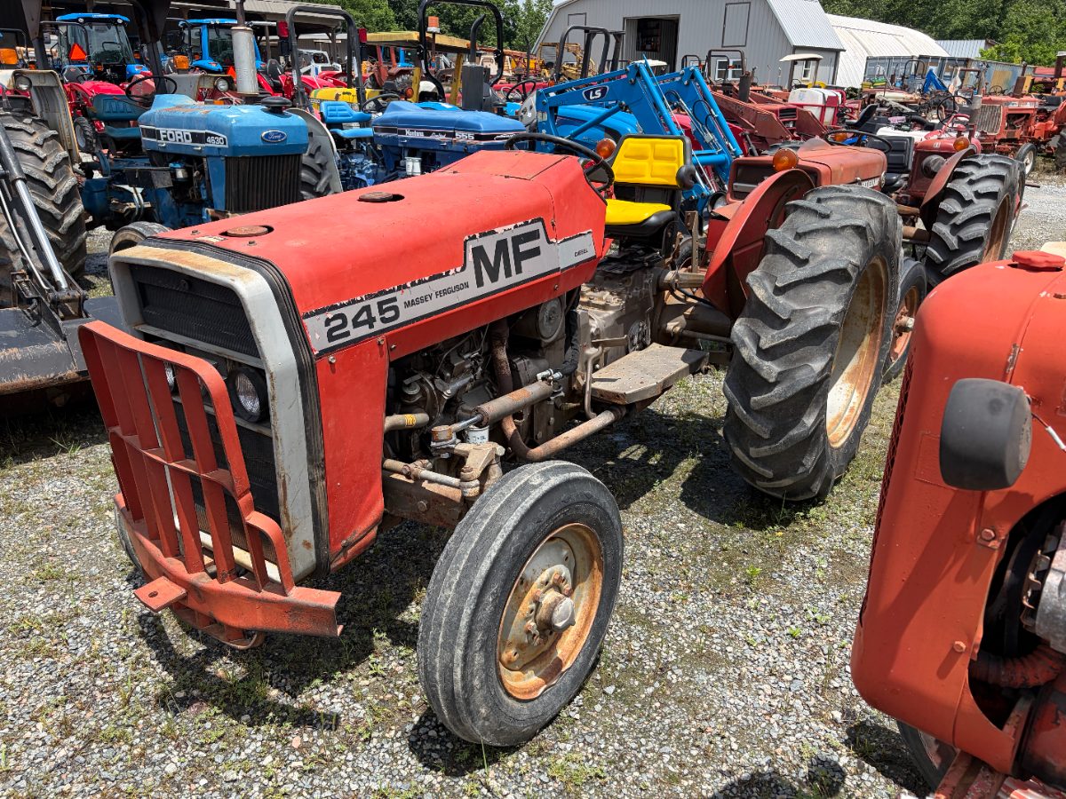 Massey Ferguson 245
