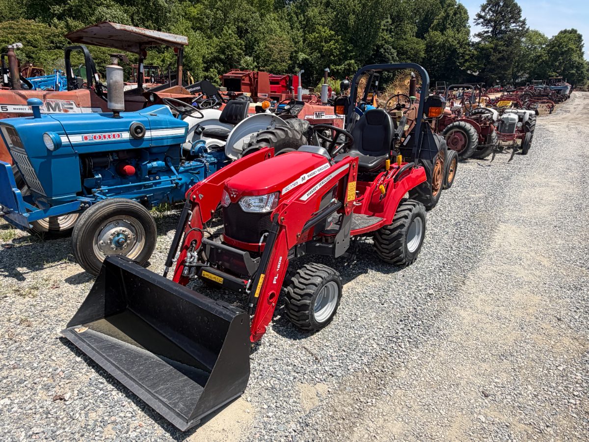 2022 Massey Ferguson GC1725