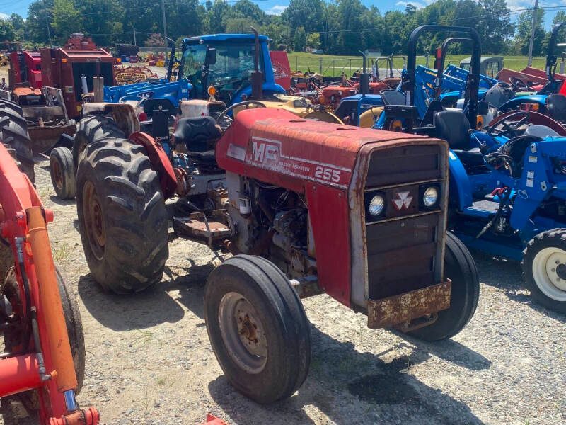 Massey Ferguson 255