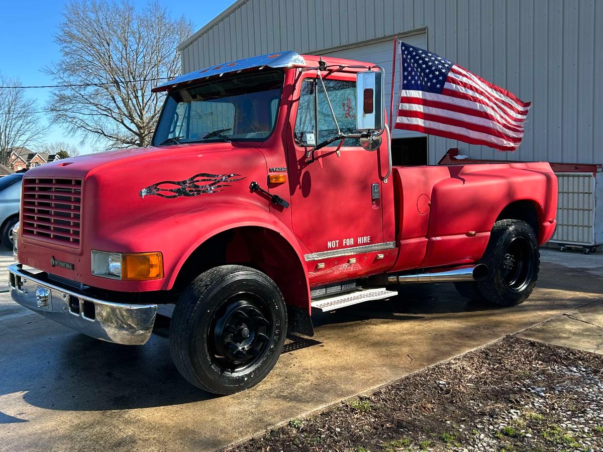 2001 International 4700 LP
