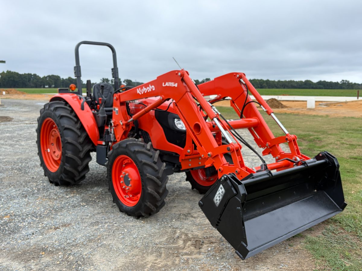 Kubota M7060 Hydraulic Shuttle