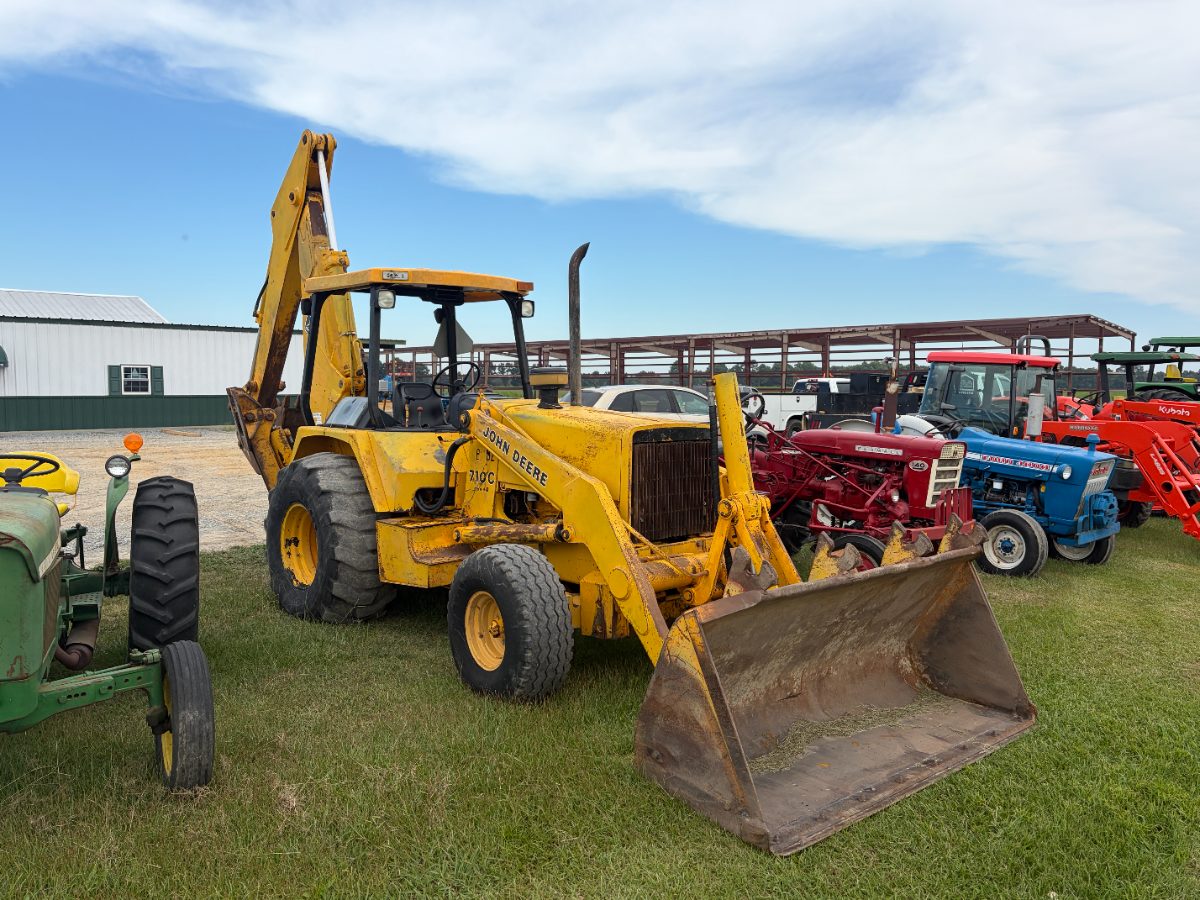 John Deere 710C